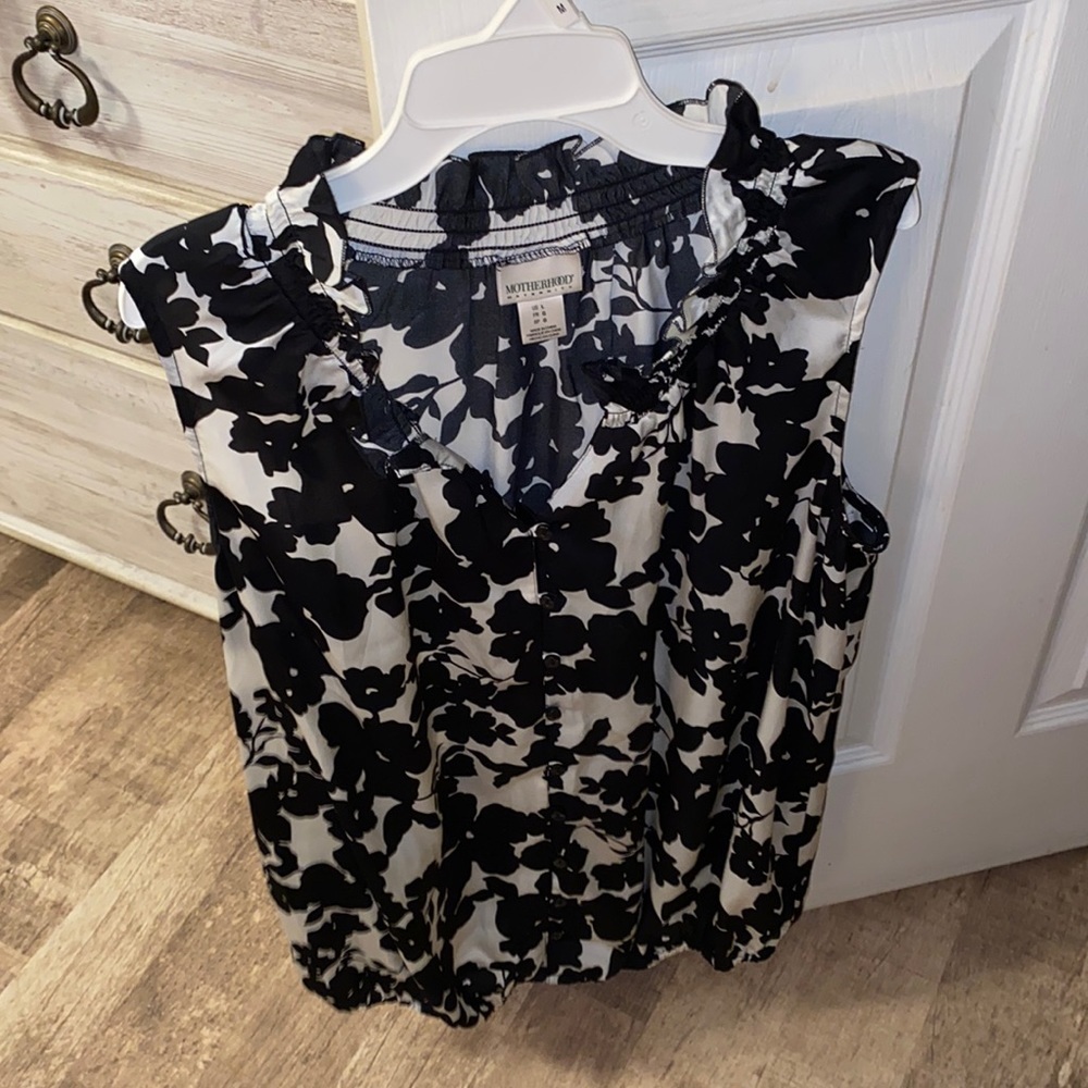 Motherhood maternity sleeveless top